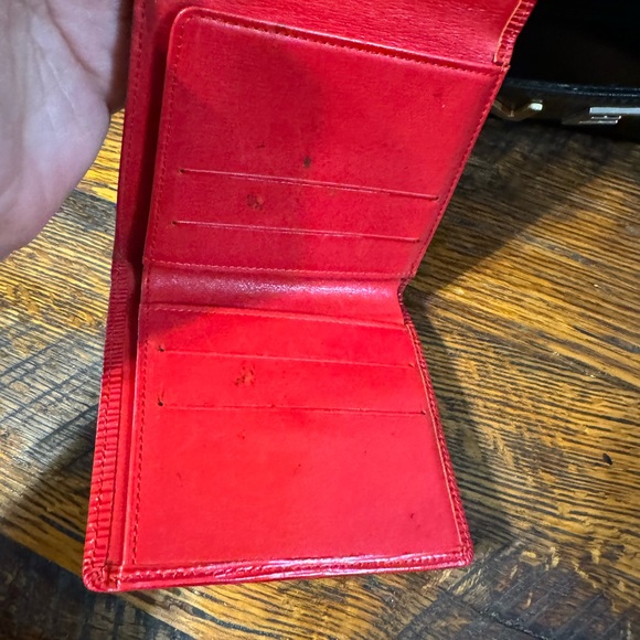 Louis Vuitton read Epi wallet - Picture 4 of 8